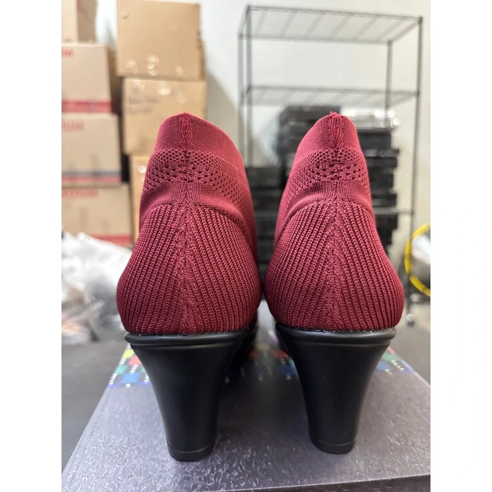 Bernie Mev Doll Burgundy Stretch Knit Ankle Boots Size 9.5-10 Womens